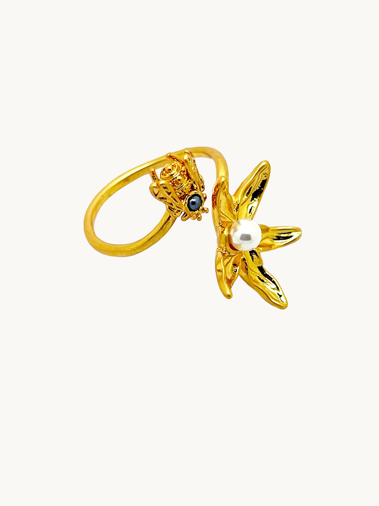 Flower and Bee Ring