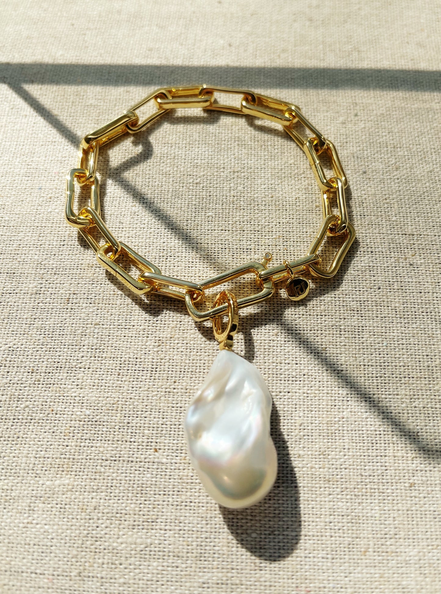 18k Gold Vermeil Link Bracelet with Green Diamond Pearl