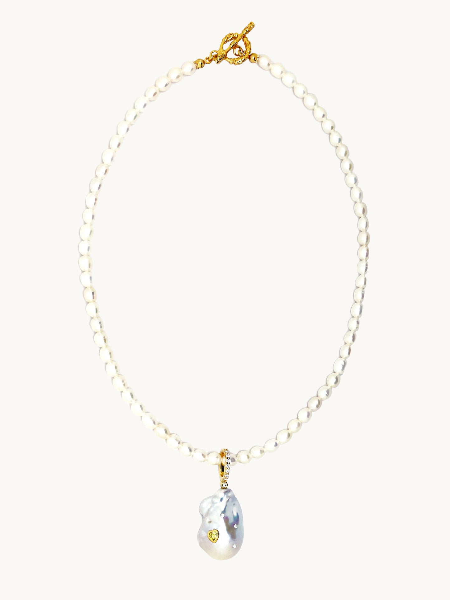 White Pearl Claw T-Bar Necklace with Yelbow Diamond Pearl